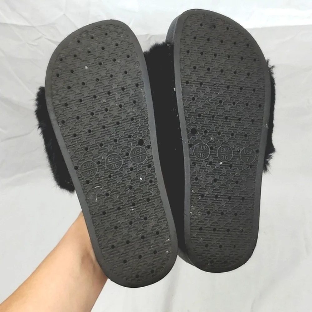 Steve Madden‎ Softey Fuzzy Faux Fur Platform Slides
